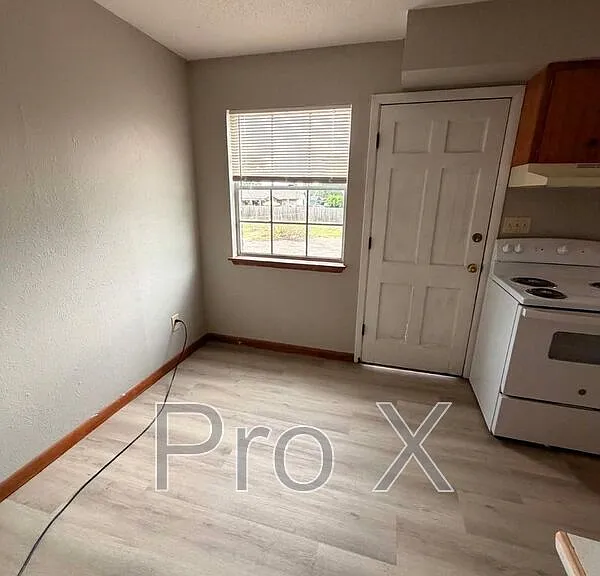 1011 S Jefferson St #2 — Photo 3