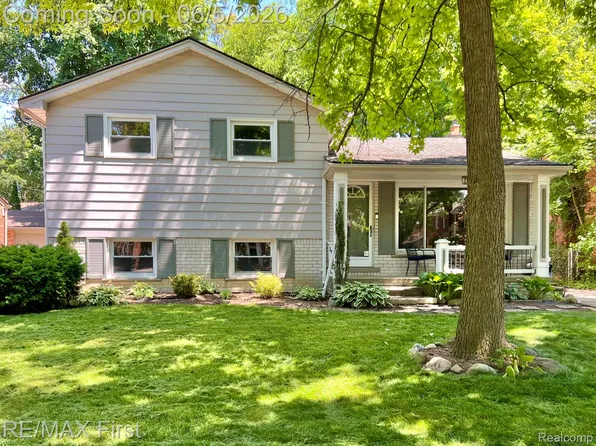 908 Marywood Dr, Royal Oak, MI 48067