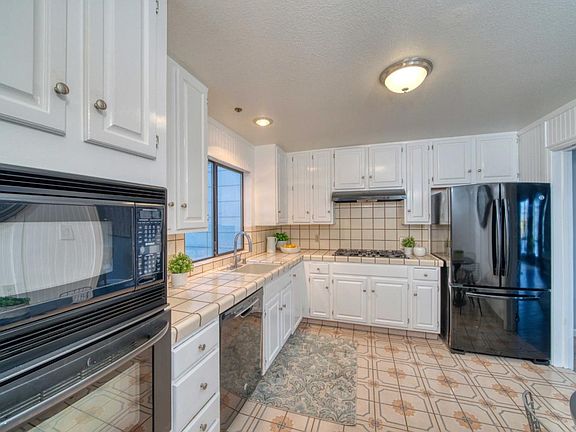 5th image of 5426 California St #100