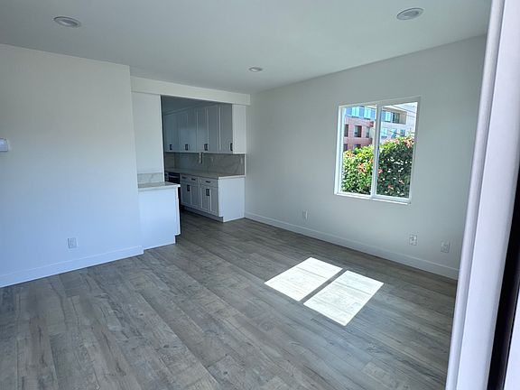 3rd image of 1010 Orange Grove Ave APT D
