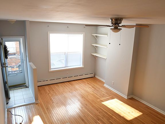 2nd image of 2537 S Hicks St