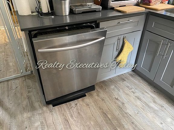 3rd image of 2417 19th St #1