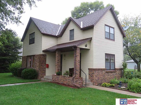 5th image of 315 E 10th St