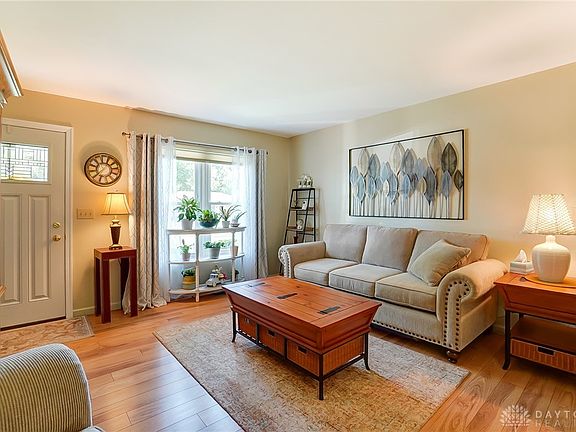 5th image of 2760 Delavan Dr