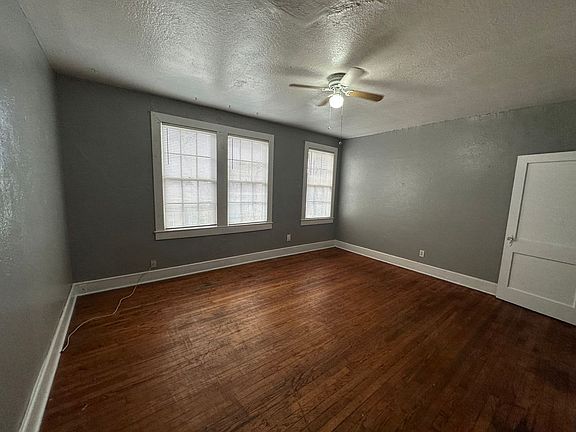 3rd image of 306 N Meridian St APT 4