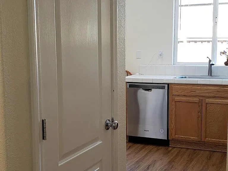147 Trent Pl — Photo 12