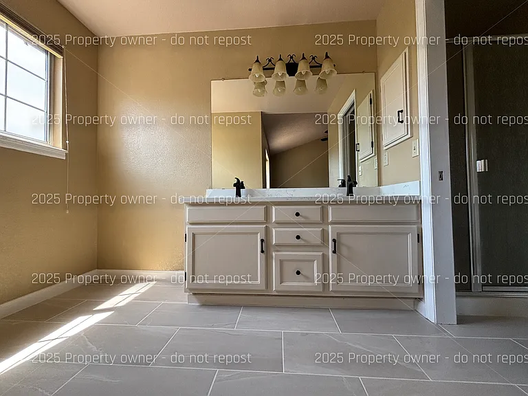 2010 S Xenia Way — Photo 31