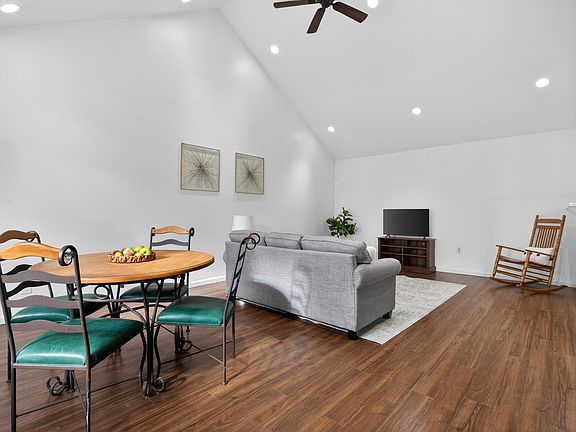 4th image of 11444 Hillary Dr