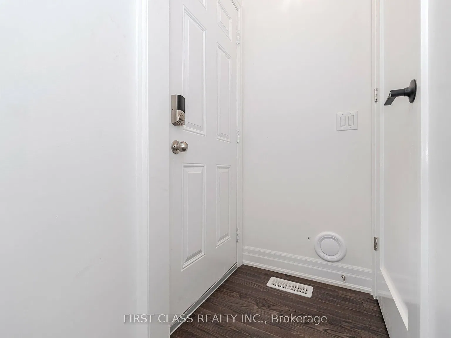 2 bed, $1,800 — Photo 3