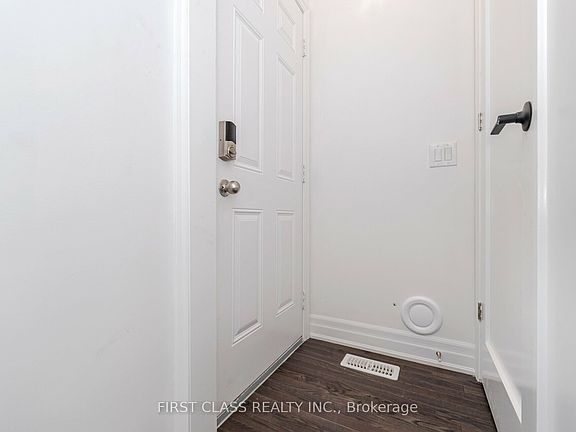 3rd image of 146 Rising Hill Rdg W