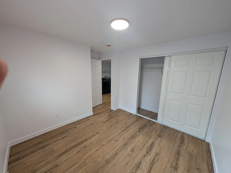 SE Courtney Ave — Photo 8