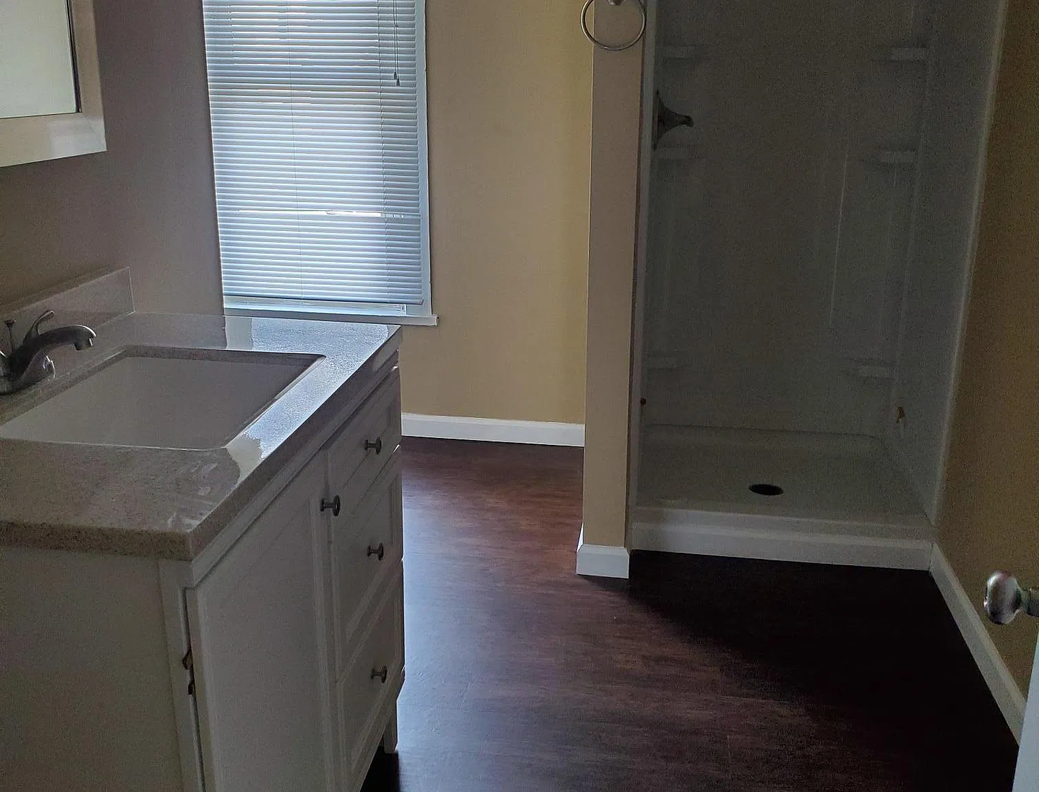338 Thompson St — Photo 3