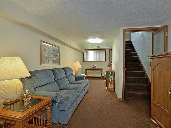 5th image of 228 Magnolia Ave
