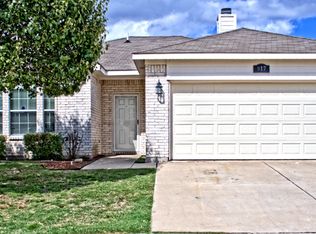 917 Buffalo Springs Dr, Fort Worth, TX 76140