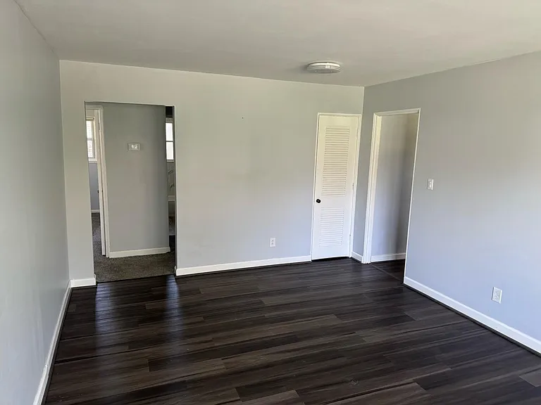 22000 Sunset Blvd — Photo 6