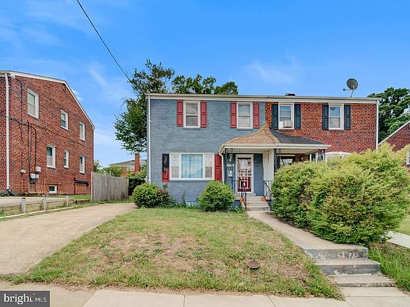 2nd image of 2407 Saint Clair Dr