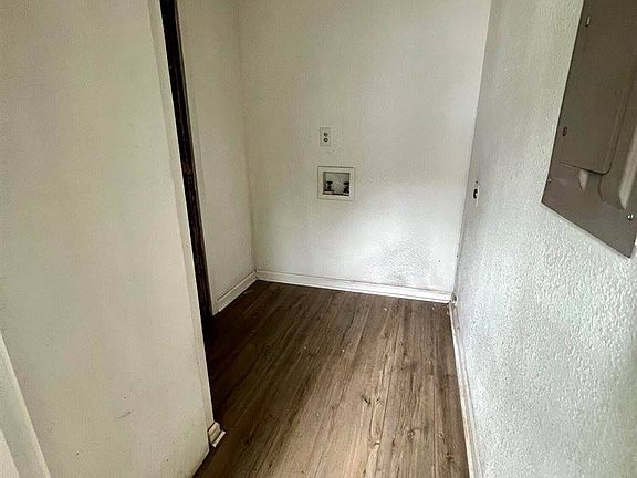 5th image of 1002 Pinckney Ave