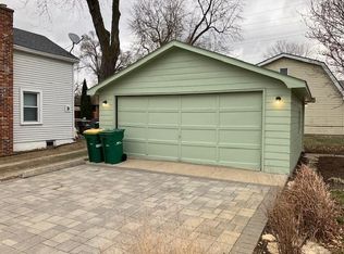 732 Clinton St, Lockport, IL 60441