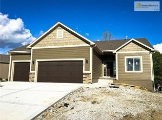 103 N Eastglen Dr, Raymore, MO 64083