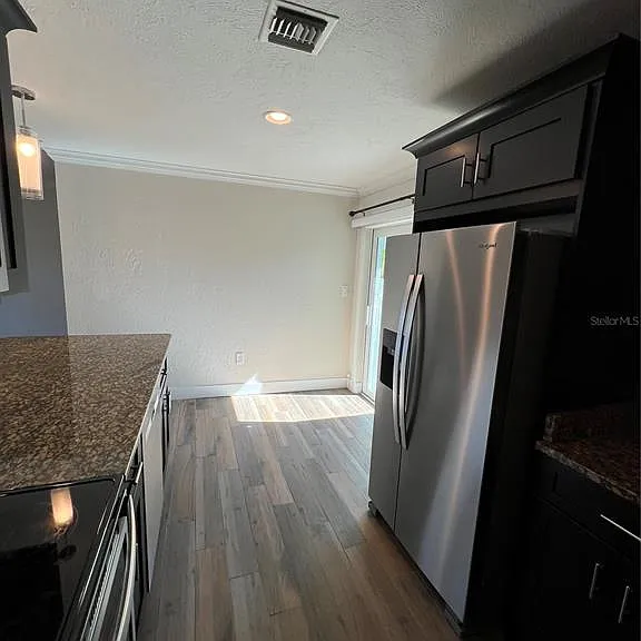 511 W Retta Esplanade — Photo 10