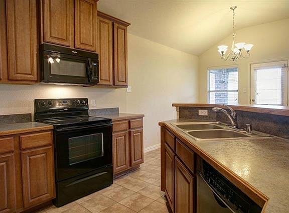 5th image of 204 Creekwood Dr