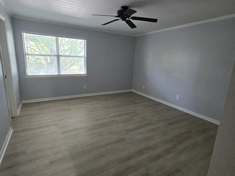 2013 Emery Ln #2013 — Photo 6