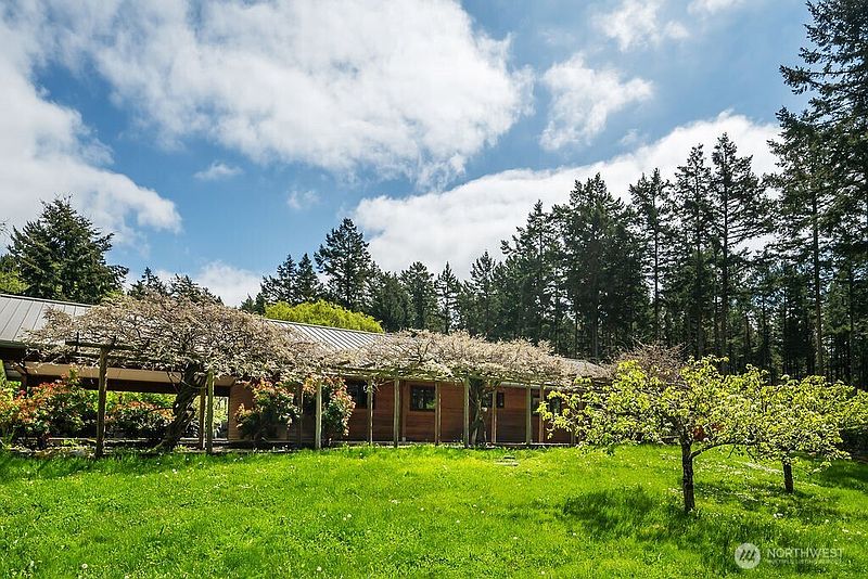 2nd image of 343 Burt Road