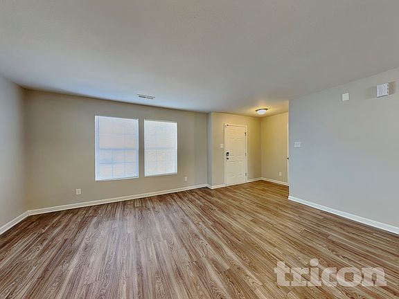 3rd image of 1351 Waterlily Ln