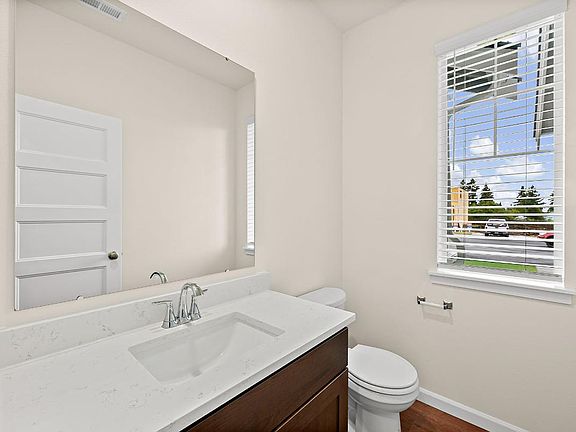 5th image of 15851 Woodland Ct SE