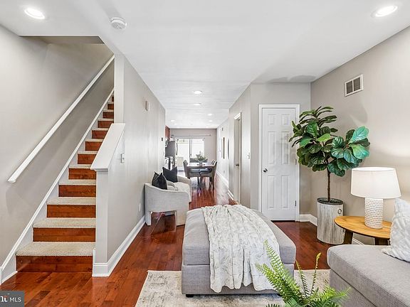 2nd image of 1020 S 24th St