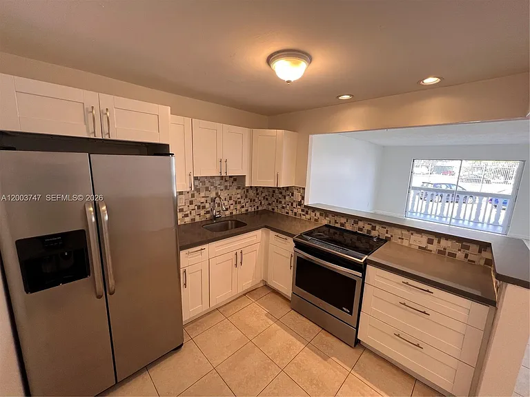15221 NE 6th Ave #A104 — Photo 1