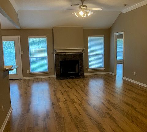 4th image of 2704 Barronwood Dr