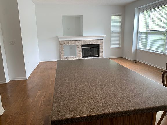 5th image of 1972 N Crenshaw Cir