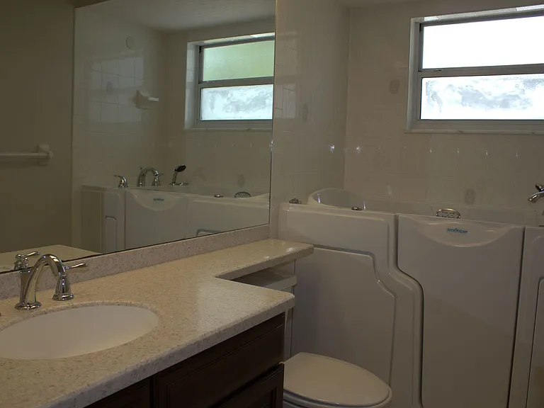 9395 Belvedere St — Photo 17