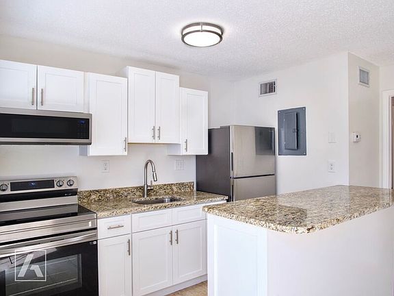 5th image of 1114 Latta Ln Unit L5