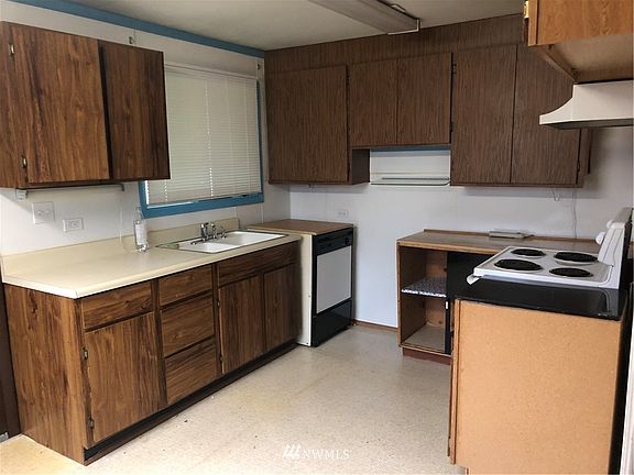 4th image of 5506 200th St SW