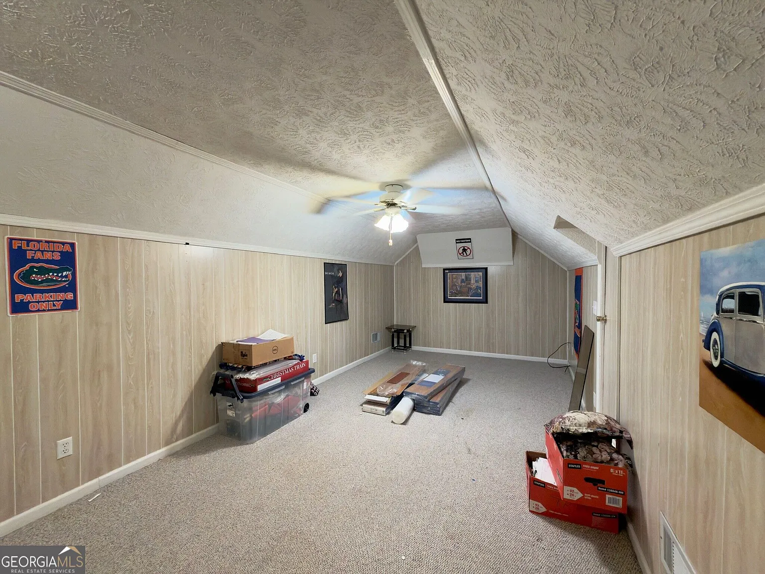 3 bed, 3.0 bath, 2323 sqft, $2,300 — Photo 4