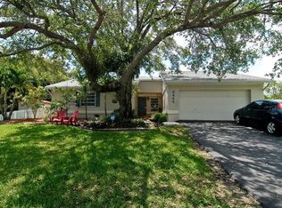 8444 SW 181st Ter, Palmetto Bay, FL 33157