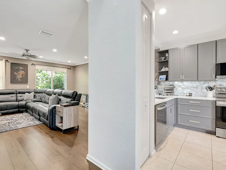 16089 Poppy Seed Cir #2007 — Photo 8
