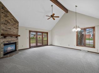 5407 Somerset Ln S, Milwaukee, WI 53221