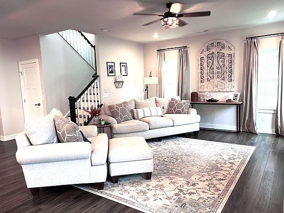 5th image of 935 Orchid Pl