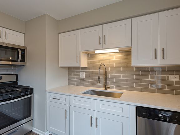 3rd image of 5501 W Edmunds St APT 2C