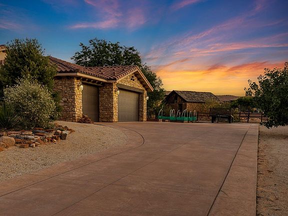 3rd image of 565 E Rio De Sion Dr