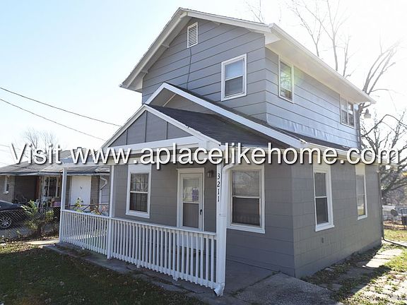 2nd image of 3211 Everett Ave