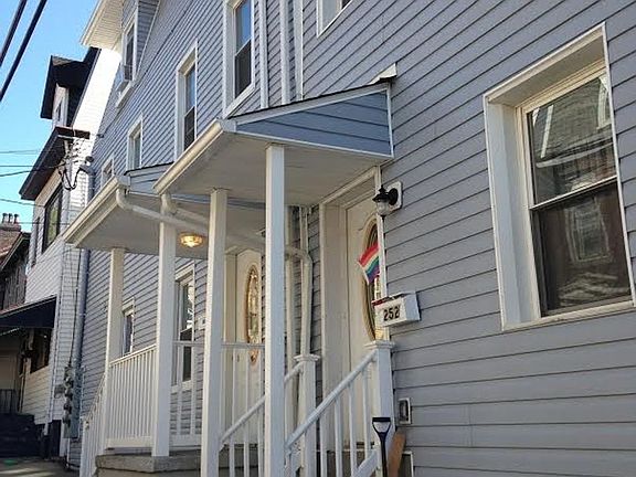 2nd image of 256 37th St #2
