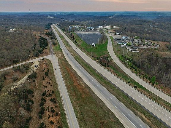 4th image of 954 State Road Y Linn Creek Mo
