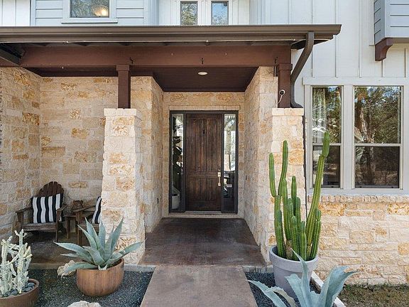 2nd image of 2205 Jacks Pass