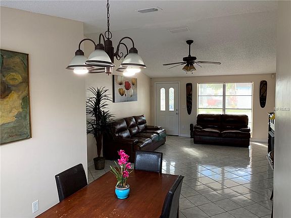 4th image of 8901 Railford Ct