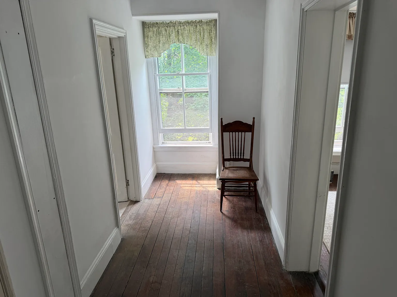 2 bed, 1100 sqft, $1,650 — Photo 3