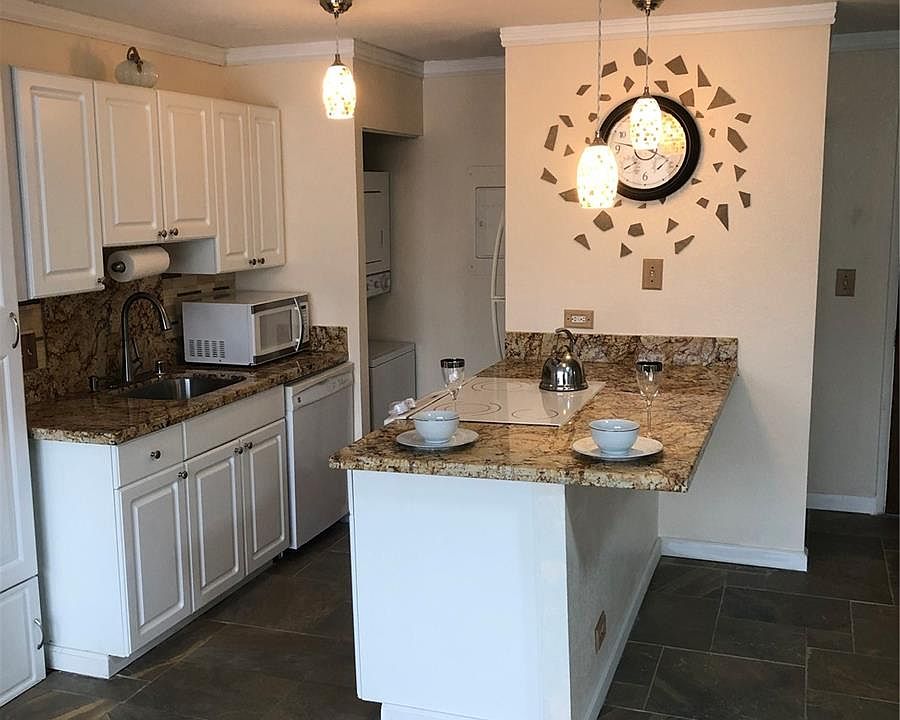 1st image of 320 Liliuokalani Ave APT 901